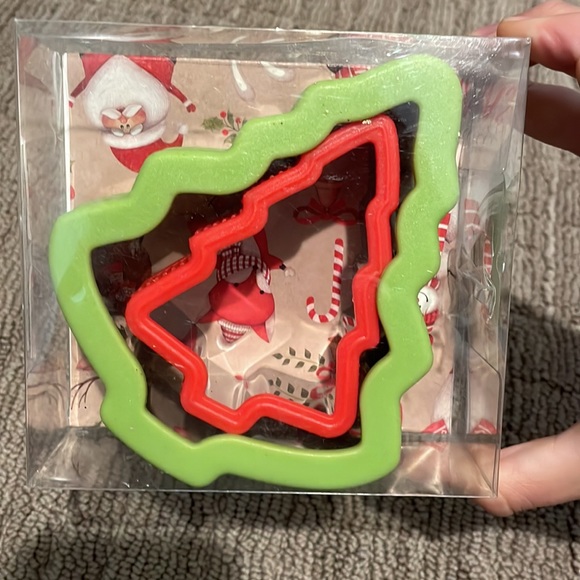 Christmas holiday tree cookie cutters NWT - Picture 2 of 3